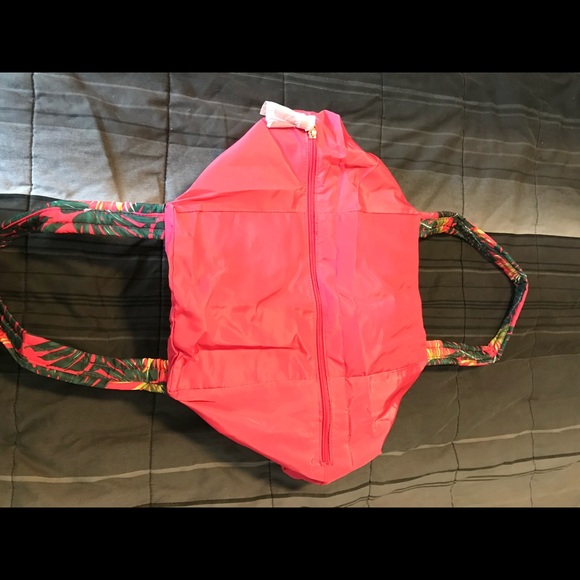 Victoria’s Secret Packable Weekender NWT - Picture 3 of 5